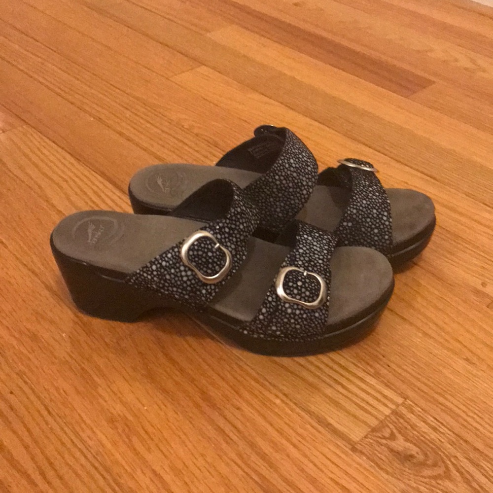 Dansko size 37